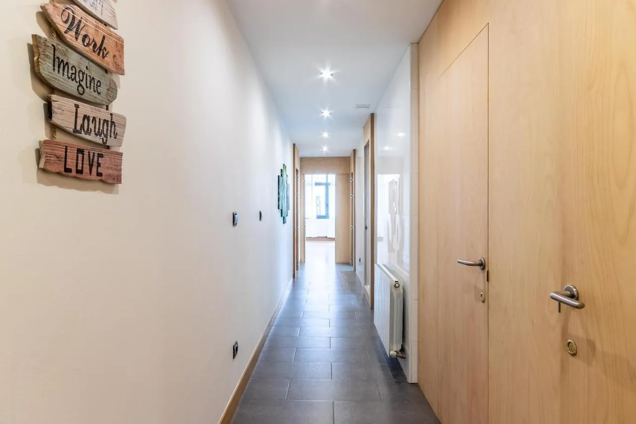 Apartment New! Lovely 3-Bedroom Loft In Bilbao Spain